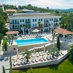 Aparthotel Adeo