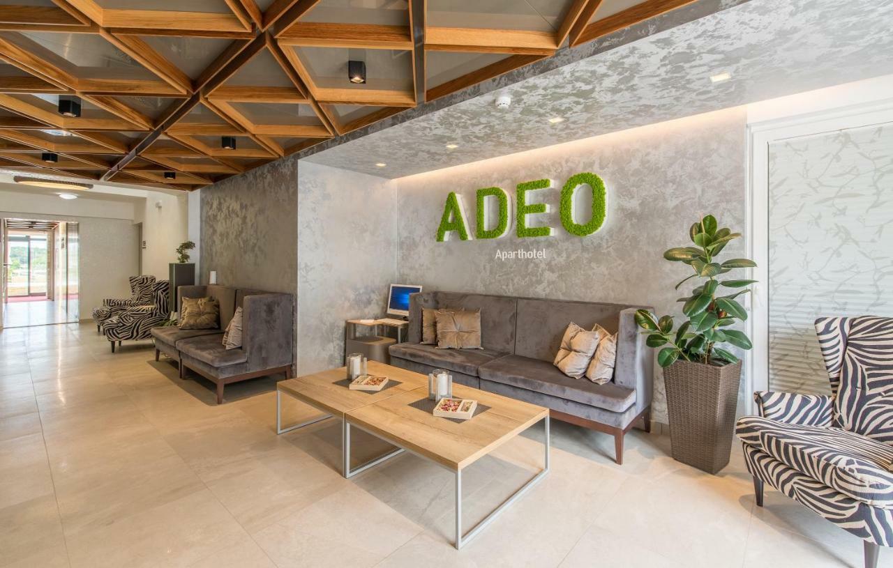 Adeo 4*